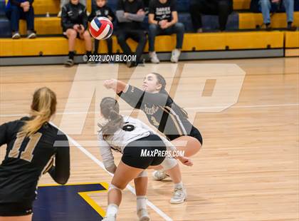 Thumbnail 2 in Trumbull vs. Darien (CIAC Class LL FInal) photogallery.