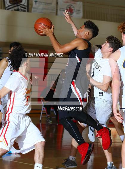 Thumbnail 3 in San Fernando East vs West (Allstar Game) photogallery.