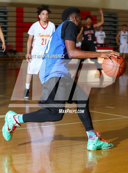 Thumbnail 3 in San Fernando East vs West (Allstar Game) photogallery.