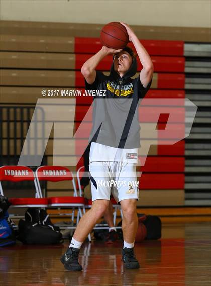 Thumbnail 1 in San Fernando East vs West (Allstar Game) photogallery.