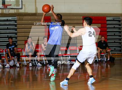 Thumbnail 1 in San Fernando East vs West (Allstar Game) photogallery.