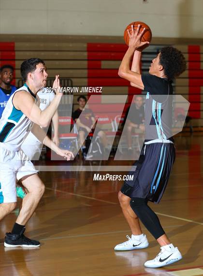 Thumbnail 1 in San Fernando East vs West (Allstar Game) photogallery.