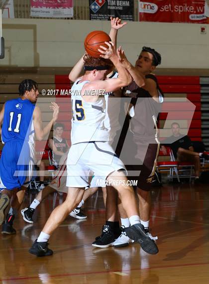 Thumbnail 2 in San Fernando East vs West (Allstar Game) photogallery.