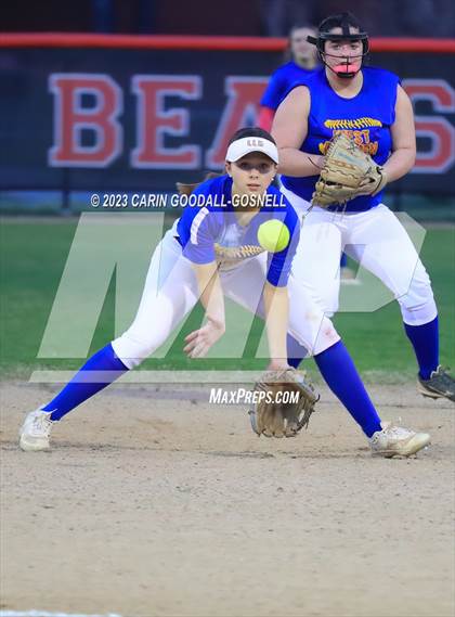 Thumbnail 3 in West Craven @ New Bern photogallery.