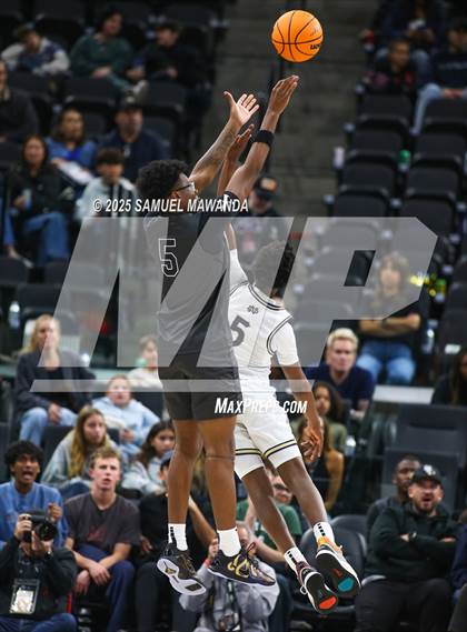 Thumbnail 2 in Notre Dame (SO) vs Sierra Canyon (Trinity-Mission League Show @ Intuit Dome) photogallery.