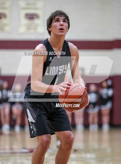 Thumbnail 1 in Muenster vs. Lindsay (UIL 2A Regional Quarterfinal) photogallery.