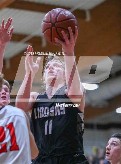 Thumbnail 3 in Muenster vs. Lindsay (UIL 2A Regional Quarterfinal) photogallery.