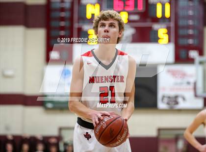 Thumbnail 3 in Muenster vs. Lindsay (UIL 2A Regional Quarterfinal) photogallery.