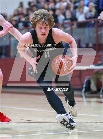 Thumbnail 2 in Muenster vs. Lindsay (UIL 2A Regional Quarterfinal) photogallery.