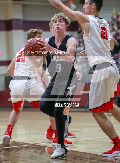Thumbnail 3 in Muenster vs. Lindsay (UIL 2A Regional Quarterfinal) photogallery.
