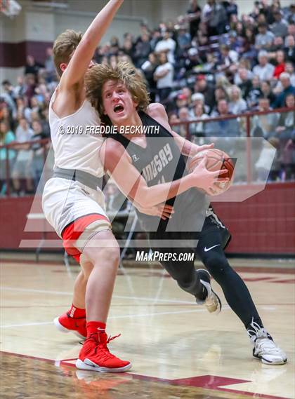 Thumbnail 3 in Muenster vs. Lindsay (UIL 2A Regional Quarterfinal) photogallery.