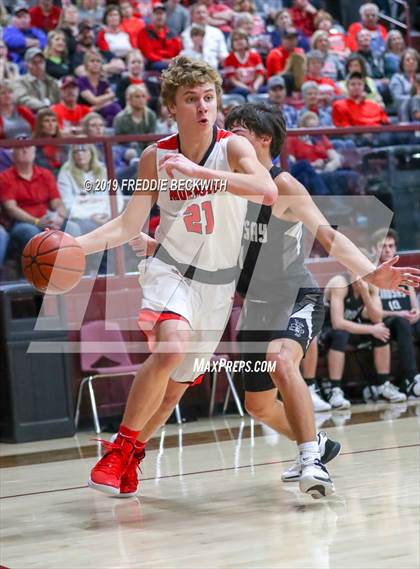 Thumbnail 3 in Muenster vs. Lindsay (UIL 2A Regional Quarterfinal) photogallery.