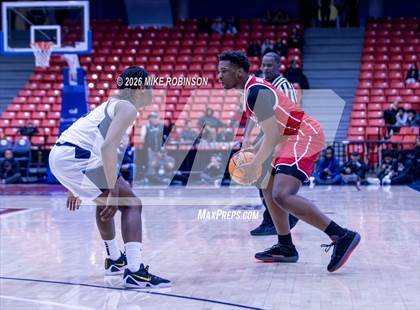 Thumbnail 3 in Kenwood vs. Hyde Park photogallery.