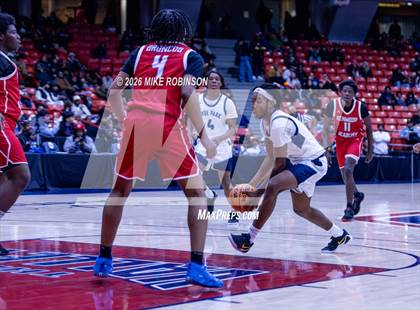 Thumbnail 3 in Kenwood vs. Hyde Park photogallery.
