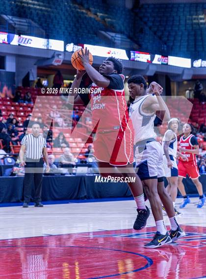 Thumbnail 3 in Kenwood vs. Hyde Park photogallery.