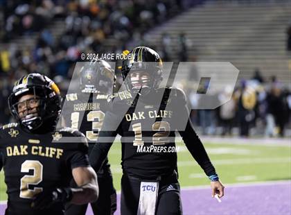 Thumbnail 1 in South Oak Cliff vs. Port Neches-Groves (UIL 5A D2 Football Region 2 Quarterfinal) photogallery.