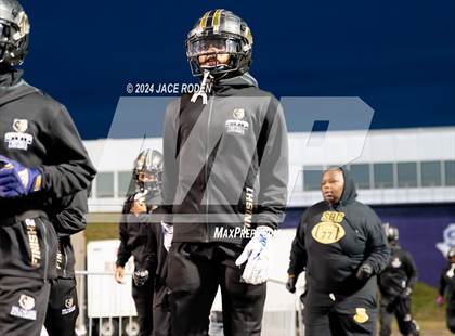 Thumbnail 1 in South Oak Cliff vs. Port Neches-Groves (UIL 5A D2 Football Region 2 Quarterfinal) photogallery.
