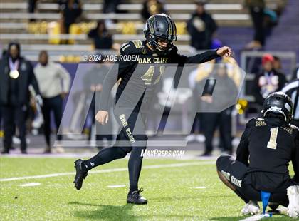 Thumbnail 1 in South Oak Cliff vs. Port Neches-Groves (UIL 5A D2 Football Region 2 Quarterfinal) photogallery.