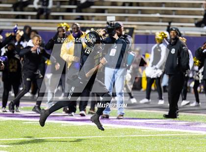 Thumbnail 1 in South Oak Cliff vs. Port Neches-Groves (UIL 5A D2 Football Region 2 Quarterfinal) photogallery.