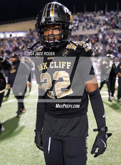 Thumbnail 1 in South Oak Cliff vs. Port Neches-Groves (UIL 5A D2 Football Region 2 Quarterfinal) photogallery.