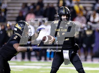 Thumbnail 2 in South Oak Cliff vs. Port Neches-Groves (UIL 5A D2 Football Region 2 Quarterfinal) photogallery.
