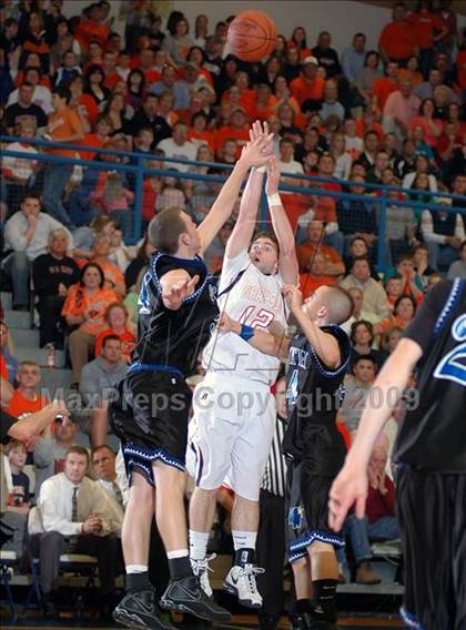 Thumbnail 2 in Grayson County vs Muhlenberg North (KHSAA 3rd Region Final) photogallery.