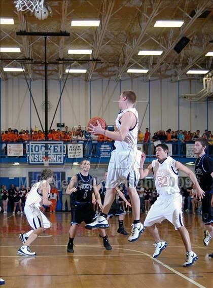 Thumbnail 2 in Grayson County vs Muhlenberg North (KHSAA 3rd Region Final) photogallery.