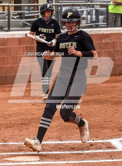 Thumbnail 2 in Foster vs. Austin photogallery.