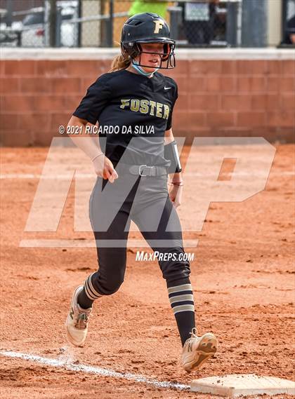 Thumbnail 2 in Foster vs. Austin photogallery.