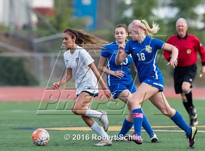 Thumbnail 3 in Del Campo @ Oak Ridge photogallery.