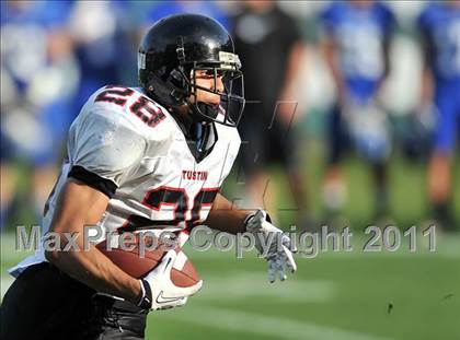 Thumbnail 1 in Tustin vs. La Habra (CIF SS Southwest Division Final) photogallery.