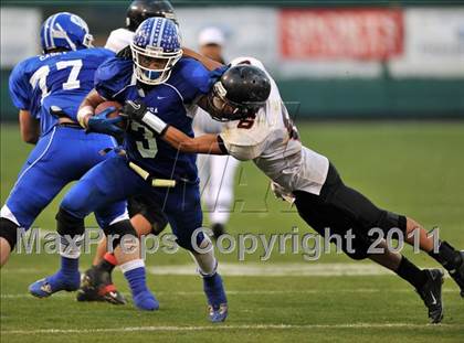 Thumbnail 2 in Tustin vs. La Habra (CIF SS Southwest Division Final) photogallery.