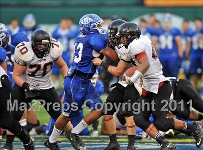 Thumbnail 2 in Tustin vs. La Habra (CIF SS Southwest Division Final) photogallery.