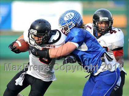Thumbnail 3 in Tustin vs. La Habra (CIF SS Southwest Division Final) photogallery.