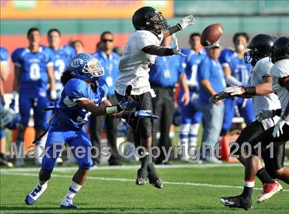 Thumbnail 1 in Tustin vs. La Habra (CIF SS Southwest Division Final) photogallery.