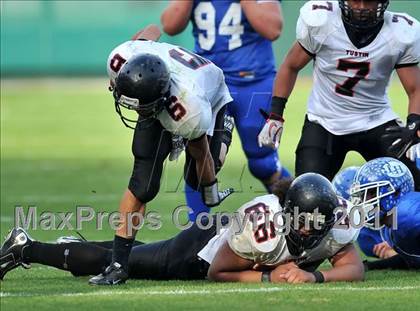 Thumbnail 3 in Tustin vs. La Habra (CIF SS Southwest Division Final) photogallery.