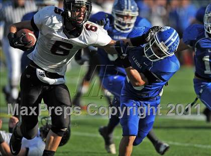 Thumbnail 2 in Tustin vs. La Habra (CIF SS Southwest Division Final) photogallery.
