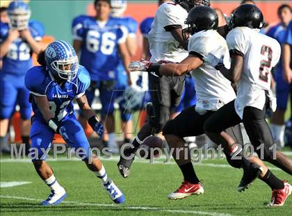 Thumbnail 3 in Tustin vs. La Habra (CIF SS Southwest Division Final) photogallery.