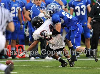 Thumbnail 2 in Tustin vs. La Habra (CIF SS Southwest Division Final) photogallery.