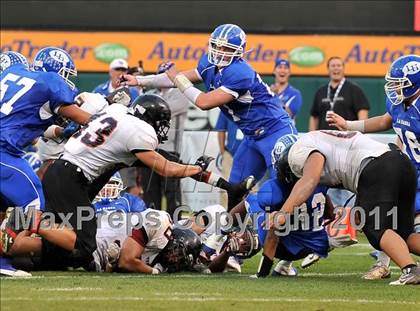 Thumbnail 2 in Tustin vs. La Habra (CIF SS Southwest Division Final) photogallery.