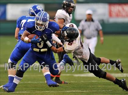 Thumbnail 3 in Tustin vs. La Habra (CIF SS Southwest Division Final) photogallery.
