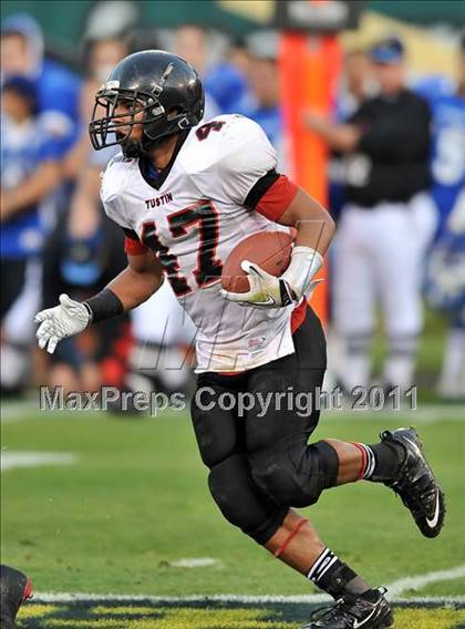 Thumbnail 3 in Tustin vs. La Habra (CIF SS Southwest Division Final) photogallery.