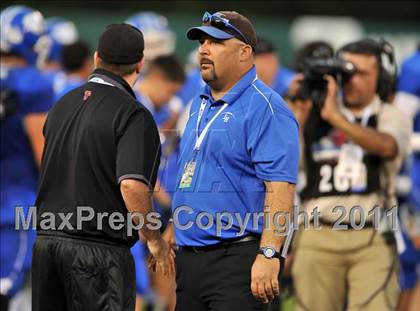 Thumbnail 2 in Tustin vs. La Habra (CIF SS Southwest Division Final) photogallery.