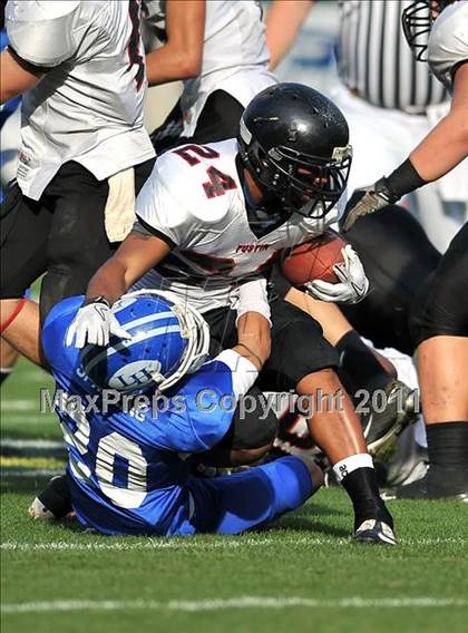 Thumbnail 2 in Tustin vs. La Habra (CIF SS Southwest Division Final) photogallery.