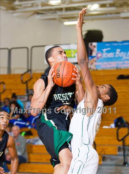 Thumbnail 1 in DeSoto vs Berkner (McDonald's Texas Invitational) photogallery.