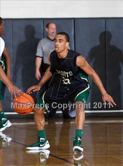 Thumbnail 2 in DeSoto vs Berkner (McDonald's Texas Invitational) photogallery.