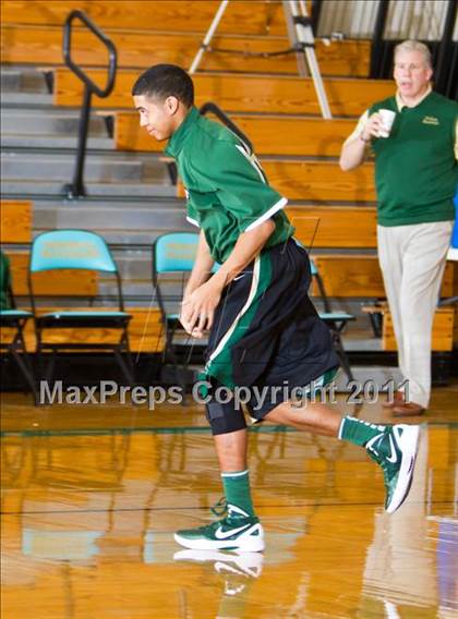 Thumbnail 2 in DeSoto vs Berkner (McDonald's Texas Invitational) photogallery.