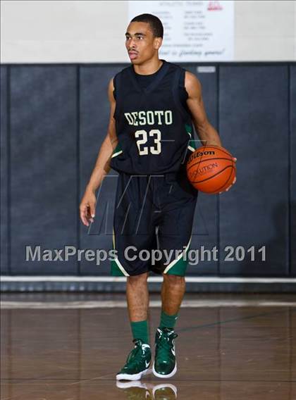 Thumbnail 2 in DeSoto vs Berkner (McDonald's Texas Invitational) photogallery.