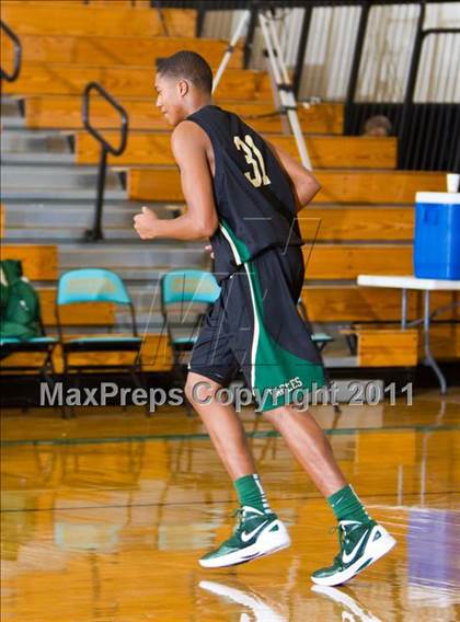 Thumbnail 1 in DeSoto vs Berkner (McDonald's Texas Invitational) photogallery.