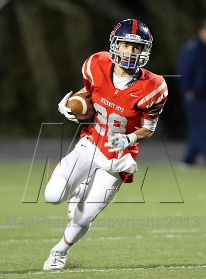 Thumbnail 3 in Boyd vs McKinney photogallery.